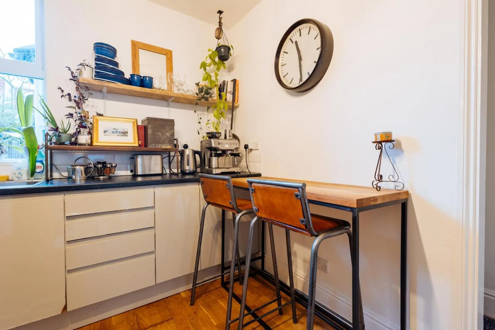 Unique Private Apartment W/ Easy Access To Central Londres